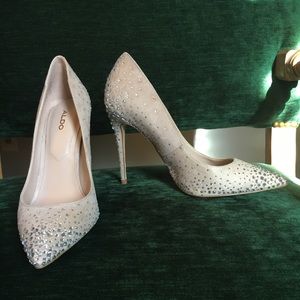 Aldo Pelia-32 sparkly pump 4.25 inches